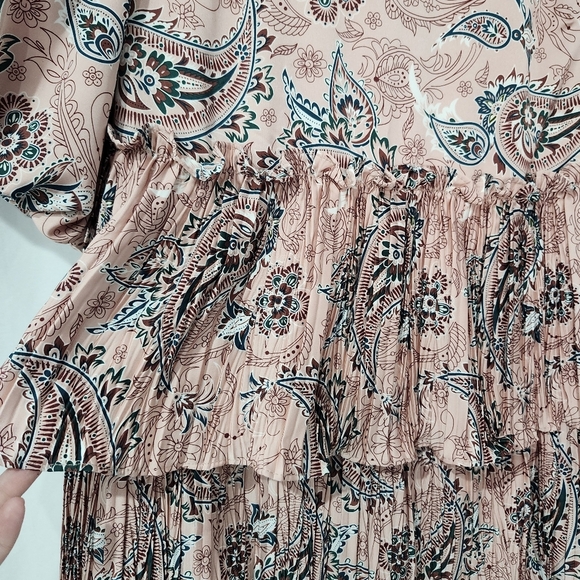 Code X Mode Women's Tiered Dress Size M Mauve Green Satin Floral Paisley Party - Picture 7 of 9